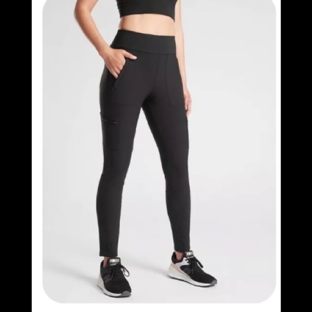 NWT-Athleta Headlands Hybrid Black Cargo Tight/pant, Size 6